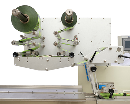 全自動(dòng)食品包裝流水線(xiàn) 全自動(dòng)食品包裝流水線(xiàn)