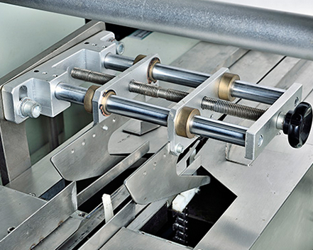 全自動(dòng)食品包裝流水線(xiàn) 全自動(dòng)食品包裝流水線(xiàn)